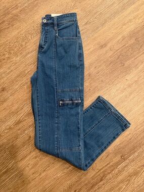 INC High Rise Straight Jeans Light Indigo Zip Detail Size 6 (28) NWT